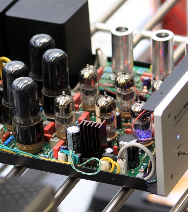 vacuum tube, electronic parts, electronic-4525750.jpg